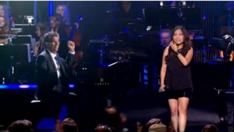 Nawet pianista w pewnym momencie był zaskoczony! Głos tej dziewczyny to prawdziwy skarb!