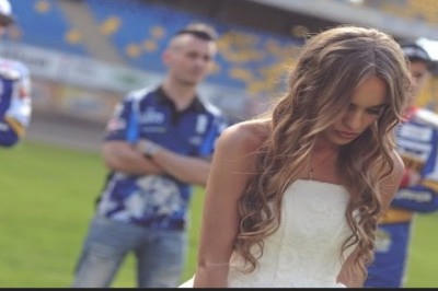 Nie tak miało być! Wzruszająca piosenka siosty o tragicznie zmarłym żużlowcu Krystianie Rempale!