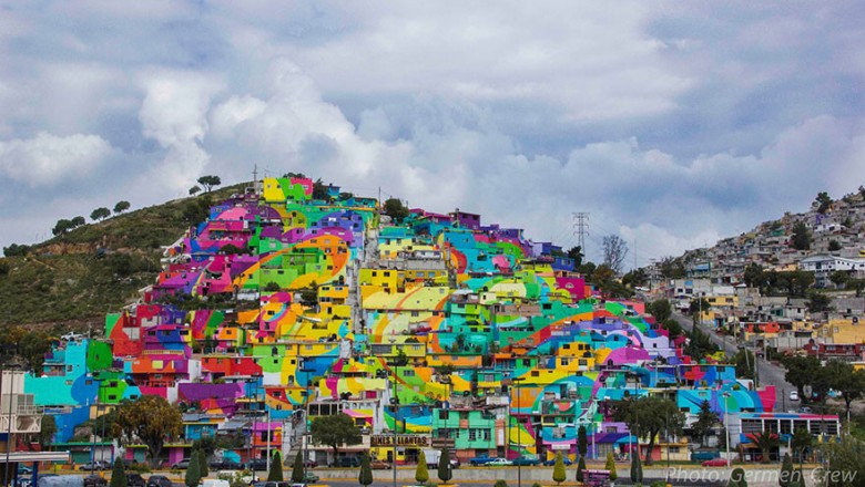 Niesamowity mural stworzony na 200 budynkach. Zapierający dech streetart. 