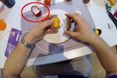 Niesamowity pomysł na zaręczyny! delikatnie otworzył Jajko Niespodziankę i podmienił zabawkę na TO!