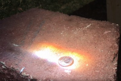 Niewiarygodne! Roztapianie monety przy pomocy promieni słonecznych! 