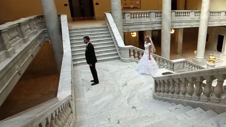Panna młoda podeszła do przyszłego męża w dzień ich ślubu! Zobacz co się stało gdy się odwrócił!