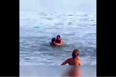 Plażowicze byli w szoku! Napalona para nie mogła wytrzymać więc zrobili to w morzu przy wszystkich!