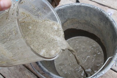 Pomalowała ściany bardzo dziwną farbą! Po kilku dniach efekt przerósł wszelkie oczekiwania! 