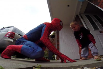 Poświęcenie ojca dla chorego syna poruszyło internet. Bolesny finał wielkiej walki.