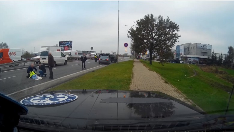 Prawidłowa reakcja ratownika po służbie! Niektórzy ludzie po prostu mają powołanie!