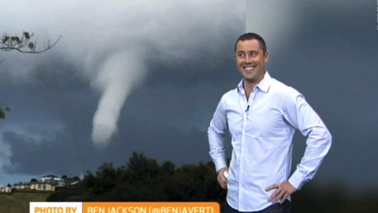 Prezenter pogody dostrzegł bardzo nietypowe tornado! Zobacz gwałtowną reakcję prowadzącej program!