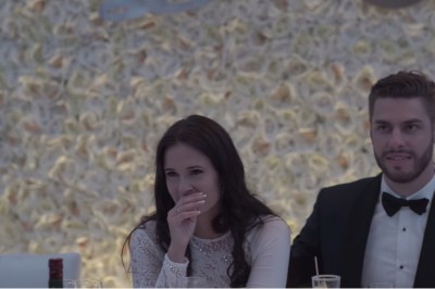 Przez kilka miesięcy mama panny młodej szykuje dla niej niezwykły prezent! Wszystko ujawnia na weselu! 