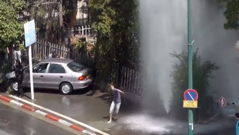 Samochód uderzył w hydrant! Nagle pojawił się mężczyzna który zrobił coś czego nikt się nie spodziewał!