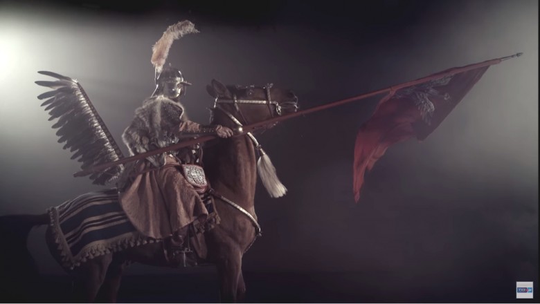 Szacunek dla barw narodowych! Świetny film z okazji Dnia Flagi - 2.05!
