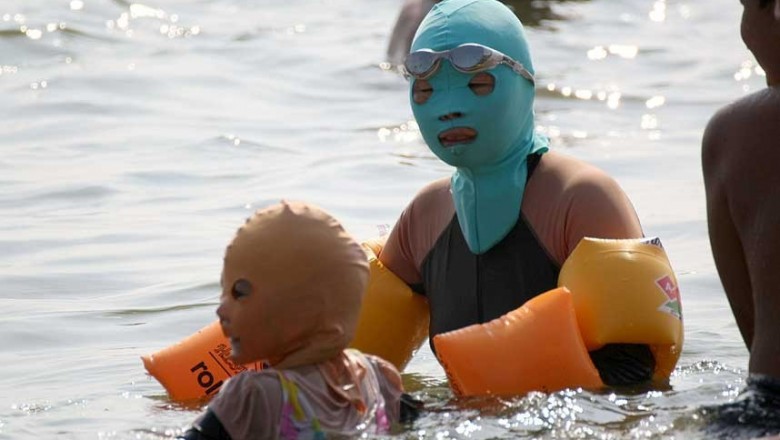Szalona moda podbija chińskie plaże! Plażowiczki przypominają postacie z horrorów!