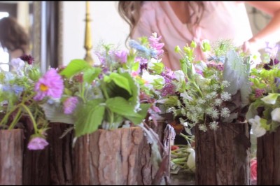 Ta kobieta zbiera stare ślubne wiązanki. To co robi z nimi później daje radość setkom ludzi.