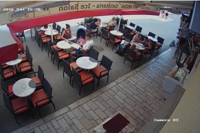 Tak Polak oszczędza na wakacjach! Wrzucili robaki do talerza aby nie płacić za obiad w Chorwacji!