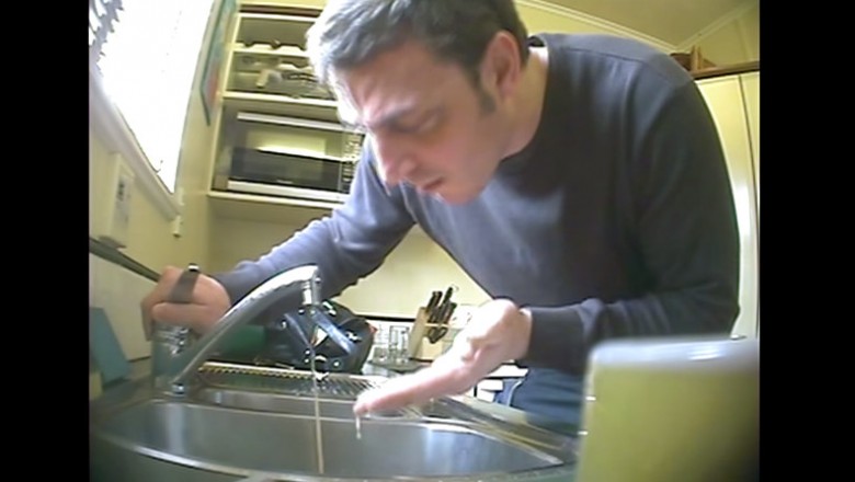Takie żarty to ja rozumiem! Wracasz sobie z wakacji a tu z kranu i prysznica leci piwko :D
