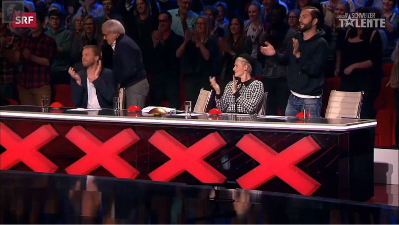 Tego jeszcze nie było! Dostała 4 razy NIE, a gdy skończyła jurorzy przepraszali ją ze łzami w oczach!