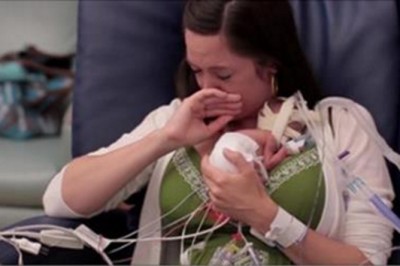 Urodził się 3 miesiące przed czasem! Tata nagrywa pierwszy rok jego życia i rezultat chwyta za serce!