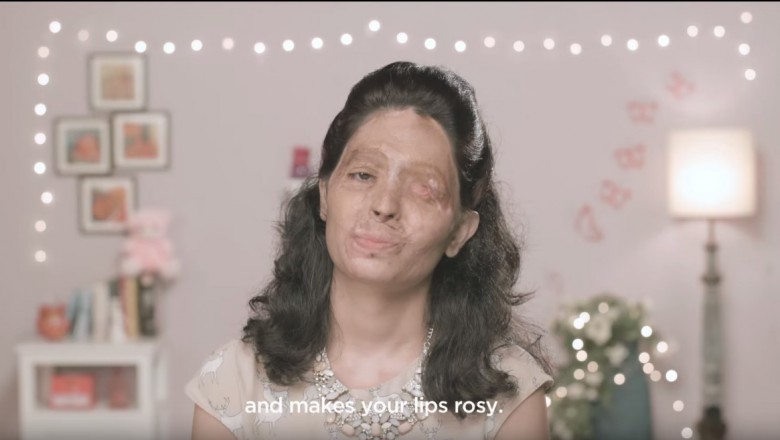 W Indiach szaleniec oblał ją kwasem. Dziś uczy jak robić makijaż. 