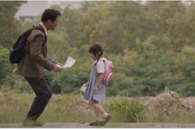 Wiedziała, że jej tata codziennie kłamie z jej powodu! Napisała więc do niego smutny list!