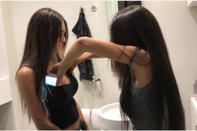 Wsadziła dwa telefony w stanik koleżanki! Nie uwierzysz co stało się z piersiami gdy zgasiła światło! 