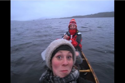 Wypłynęły kajakiem na środek rzeki! Nie przypuszczały, ze za chwilę zobaczą prawdziwy cud natury! 