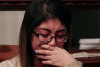 Zastałą zgwałcona i urodziła dziecko! Teraz zgodnie z prawem musi wychowywać je razem z gwałcicielem!