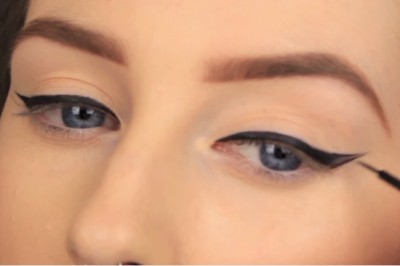 Zawsze miałam problem z idealną kreską eyelinerem! Ten genialny sposób sprawi, że zawsze jest równa!