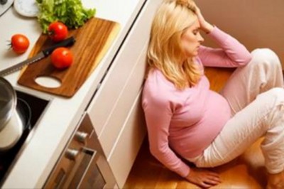 Żadne auto nie zatrzymało się pomóc jego umierającej ciężarnej żonie! Wtedy musiał zrobić TO!