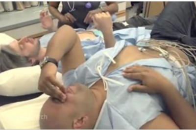 Wyli z bólu błagając o koniec! Zobacz reakcje dwóch mężczyzn podłączonych do symulatora porodu!