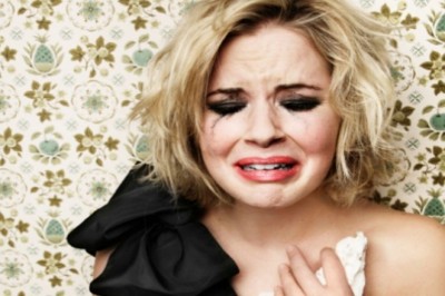 Widzisz siebie w tych 10 sytuacjach? To znak, że jesteś zbyt uczuciowa i nie umiesz sobie radzić z emocjami! 