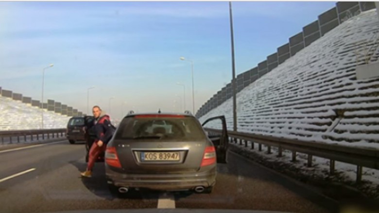 Furiat w Mercedesie atakuje kierowcę na S-1 w Bielsku-Białej! Z takimi trzeba krótko!