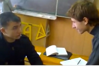   Co się k**wa gapisz?! Rudy przyjmuje szybką petardę na ryj od klasowego kozaka!