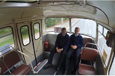 Ładnie ich wyj**ało! Jedziesz sobie przegubowym krakowskim ogórkiem, a tu taka akcja :D