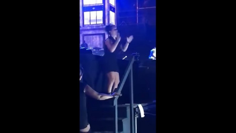 Dziewczyna rozwaliła swoimi umiejętnościami! Tak się rapuje językiem migowym podczas koncertu!