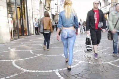 Wyszła na ulicę pomalowana tylko farbą! Reakcja facetów zaskoczyła wszystkich :D