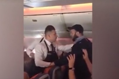 Pasażer samolotu chciał pobić obsługę podczas lotu przez zgubiony telefon!