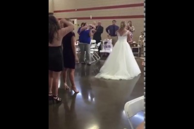 Złapała bukiet ślubny panny młodej! Nagle wszystkie druhny odsuwają się od niej bez słowa! 
