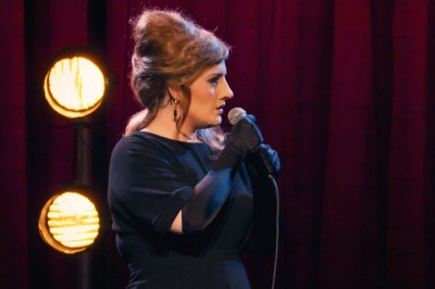 Poszukiwali sobowtóra Adele! Gdy prawdziwa Adele pojawiła się na scenie, nie zaczęła za dobrze :D