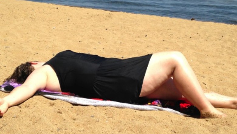 Syn w tajemnicy zrobił zdjęcie mamy na plaży! Kiedy zobaczyła tą fotografię chciała ją skasować!
