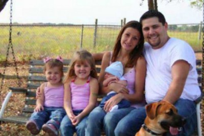 To rodzinne zdjęcie stało się hitem w internecie! Przyjrzyj się dokładnie żeby wyjaśnić ten fenomen!