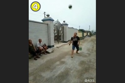 Dawaj Waldek potrenujemy rzuty na główkę. Czyli srogi żart ze swojego kumpla