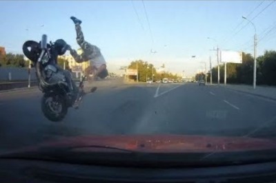 Patrz w lusterka, bo motocykliści są wszędzie. To jeden z takich przykładów