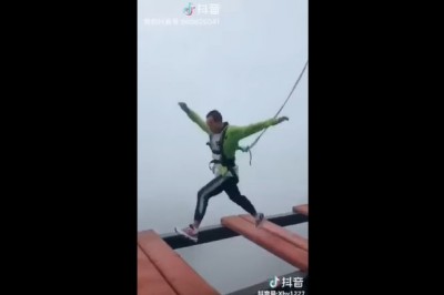 Jeszcze jeden stopień i byłoby po nim. Tak wygląda profesjonalne zabezpieczenie :D