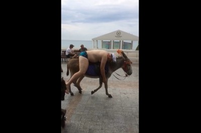 Myślałeś, że widziałeś gruby powrót z imprezy? To zobacz jaką taxę złapał ten gość