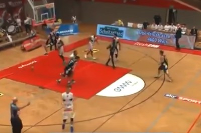 Znokautował przeciwnika podczas meczu koszykówki. To jest dopiero chamówa na parkiecie