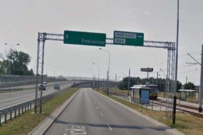 Niebezpieczne zachowanie rowerzysty. Jazda środkiem drogi i pretensje do kierowców