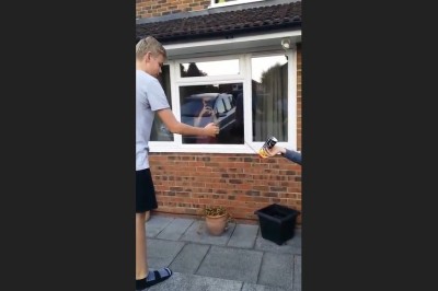 Gimbus z zapalniczką kontra WD 40. Cóż mogło się takiego stać?