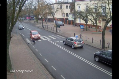 Kierowca nissana potrącił 41-letnią kobietę na przejściu dla pieszych w Łukowie