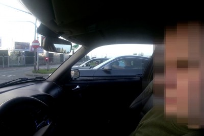Kiedy Seba z Karyną w BMW chcą się pościgać spod świateł