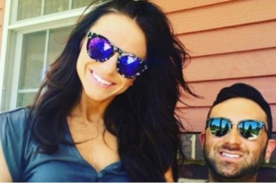 Pojawiła się na weselu w sukience, która oburzyła gości. Jeden z nich specjalnie oblał ją piwem