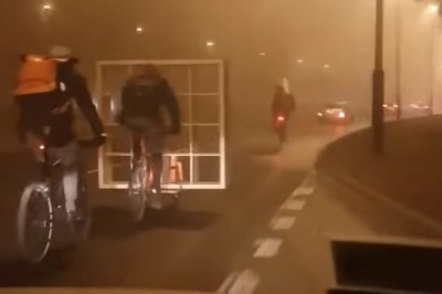 Wieźli meble z Ikea na rowerach. Pomysłowość Polaków nie zna granic